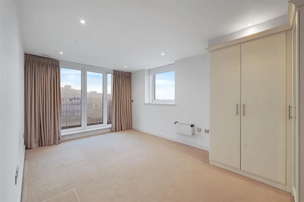 Western Gateway, Royal Victoria Dock, E16, photo 8