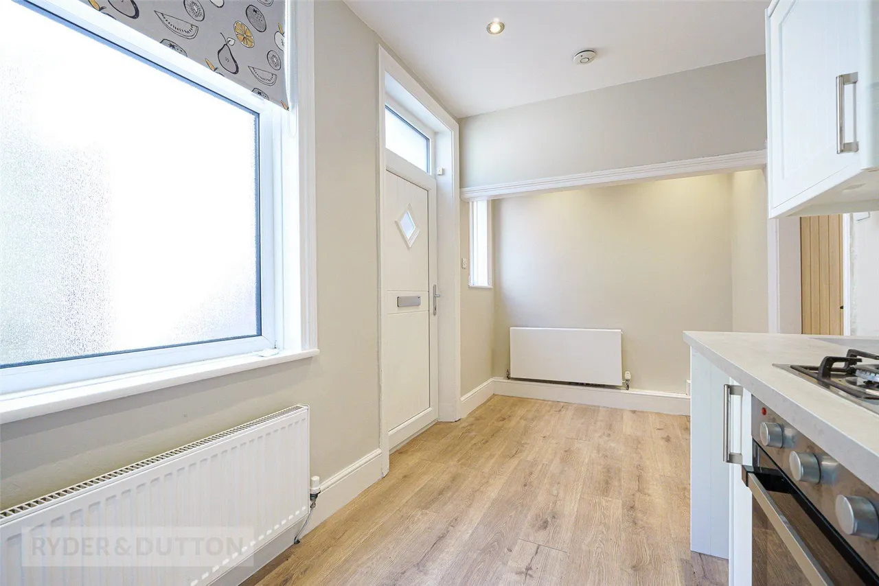 Wakefield Road, Fenay Bridge, HD8, photo 5