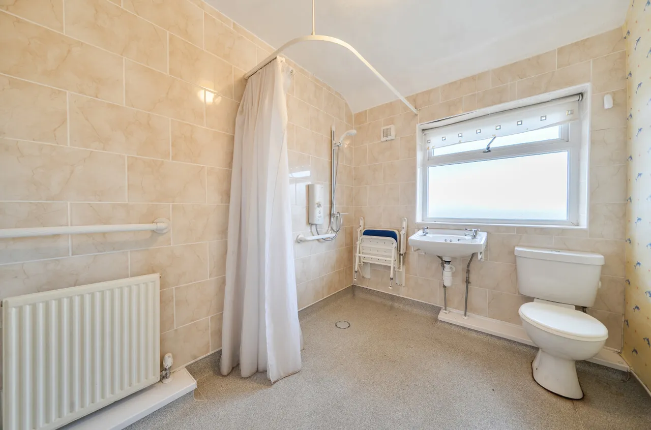 Highfield Road, Pudsey, LS28, photo 8