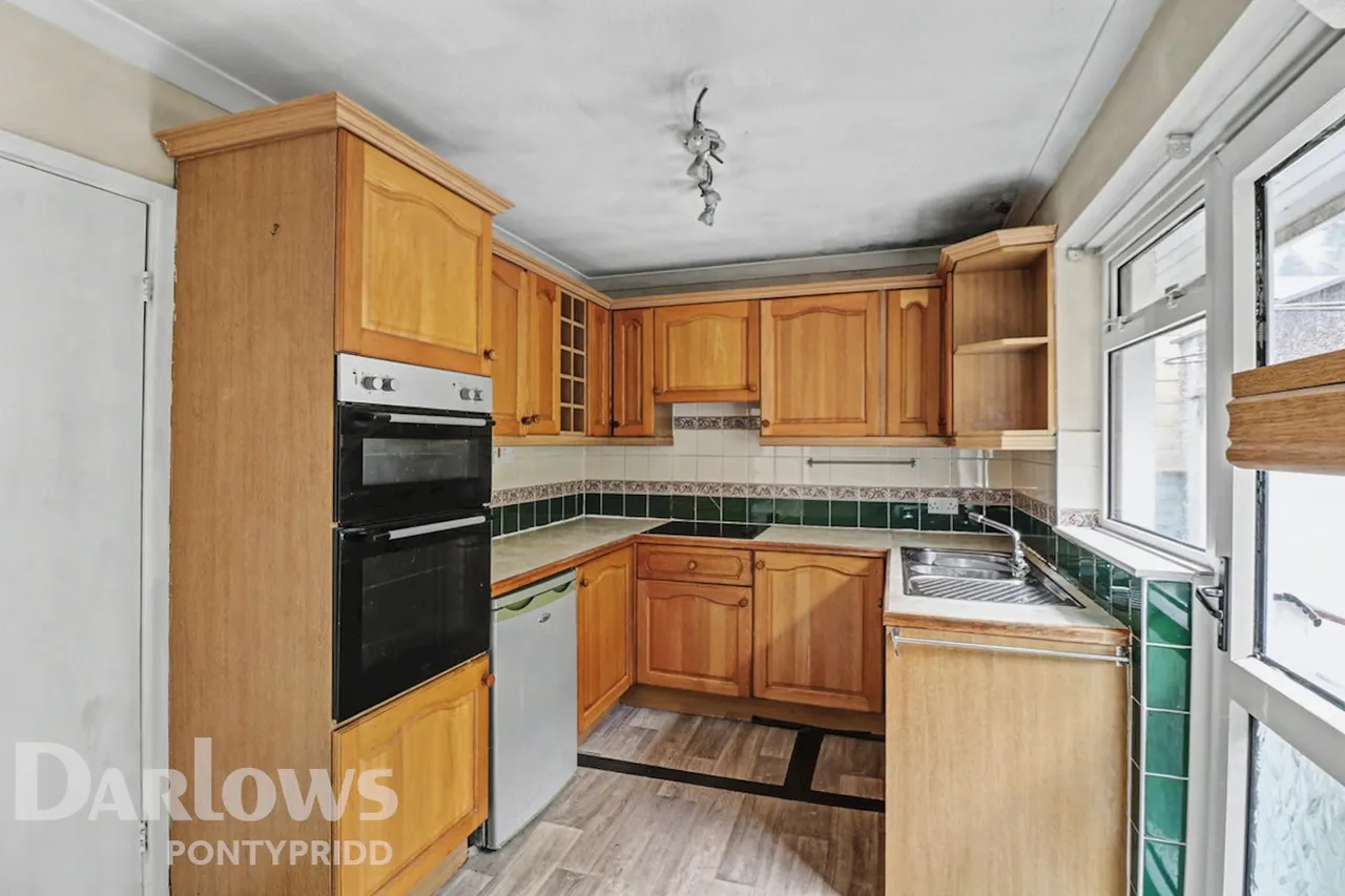 Lanwood Road, Pontypridd, photo 8