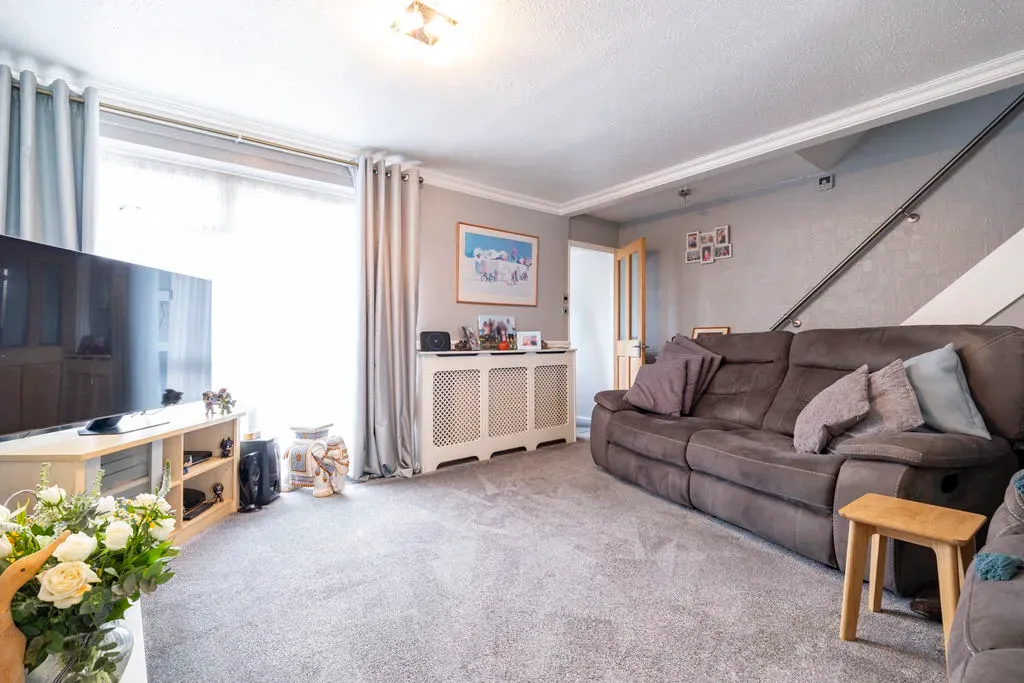 Baccara Grove, Bletchley, Milton Keynes, Buckinghamshire, MK2 3AS, photo 18