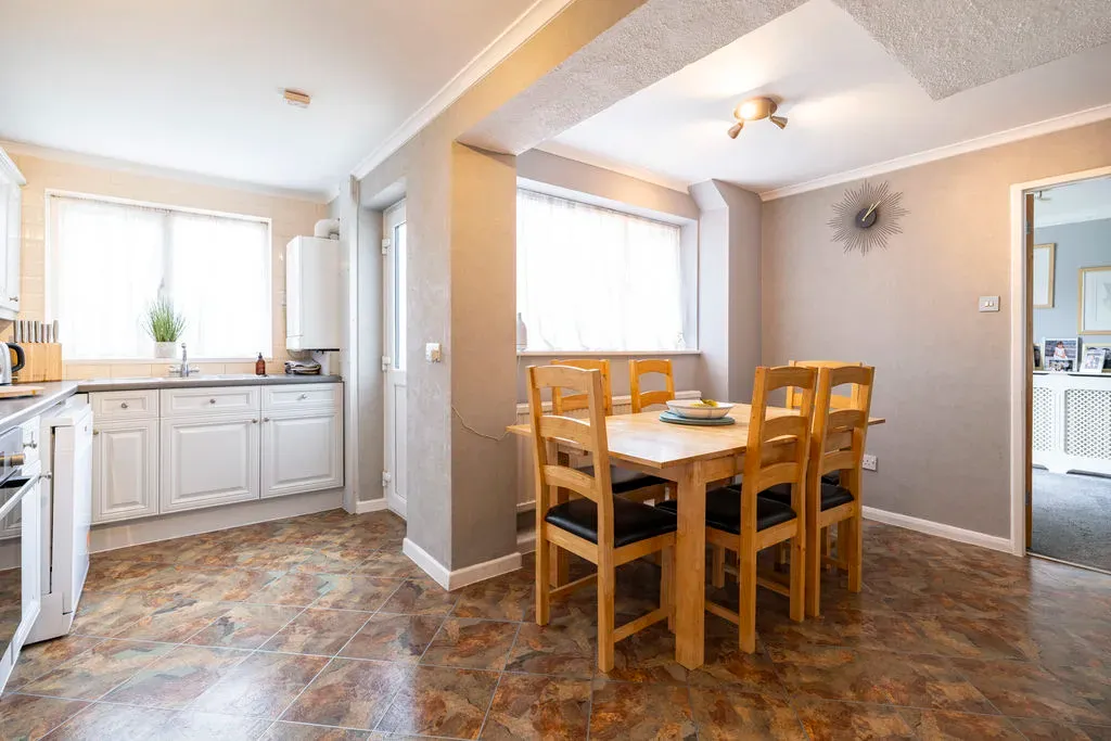 Baccara Grove, Bletchley, Milton Keynes, Buckinghamshire, MK2 3AS, photo 13