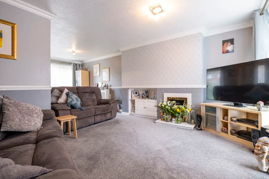 Baccara Grove, Bletchley, Milton Keynes, Buckinghamshire, MK2 3AS, photo 14