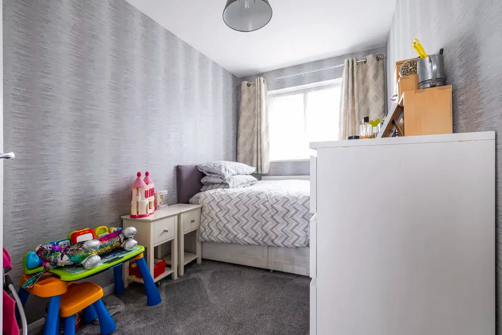 Baccara Grove, Bletchley, Milton Keynes, Buckinghamshire, MK2 3AS, photo 9