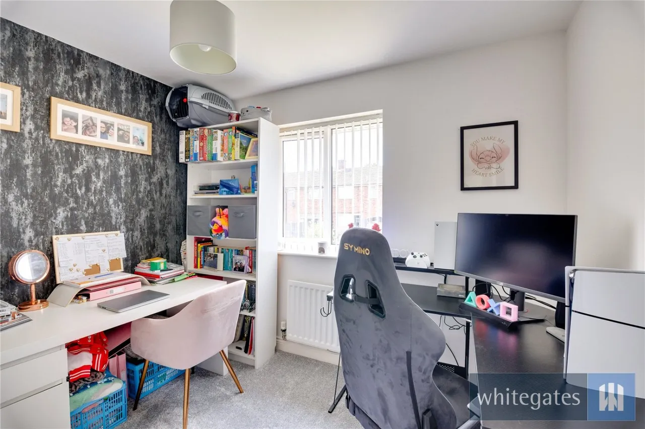 Lee Park Avenue, Liverpool, L25, photo 20