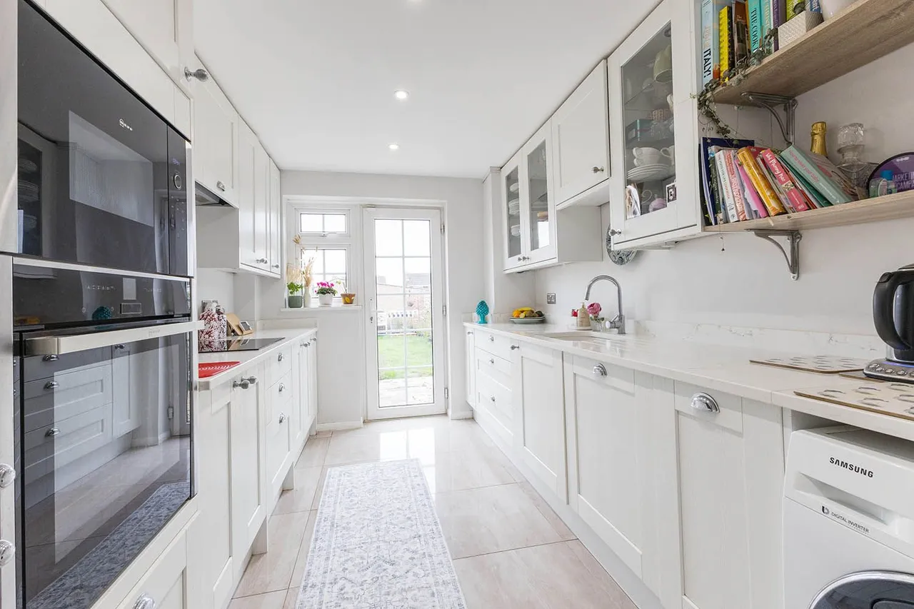 Brompton Drive, Cranbrook Drive, Maidenhead, Berkshire, photo 4