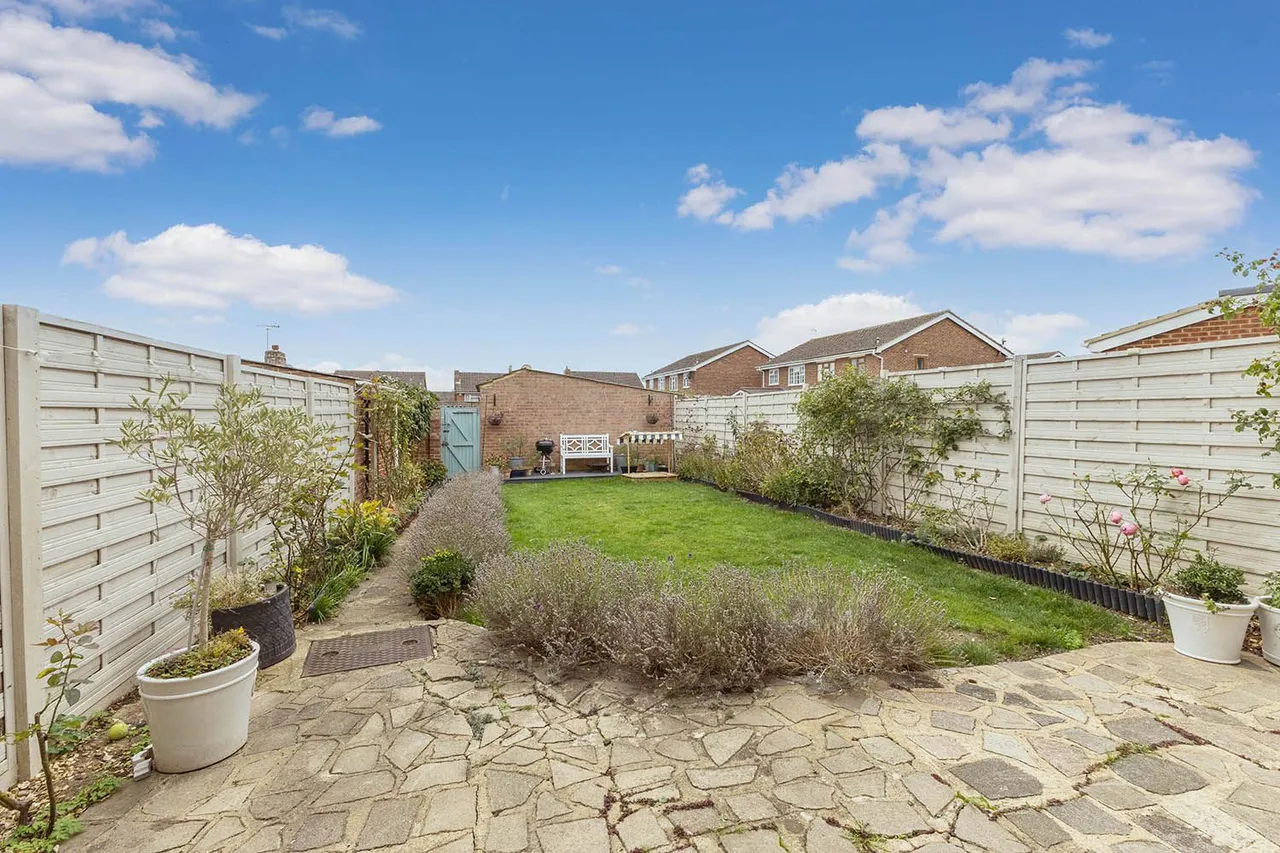 Brompton Drive, Cranbrook Drive, Maidenhead, Berkshire, photo 3