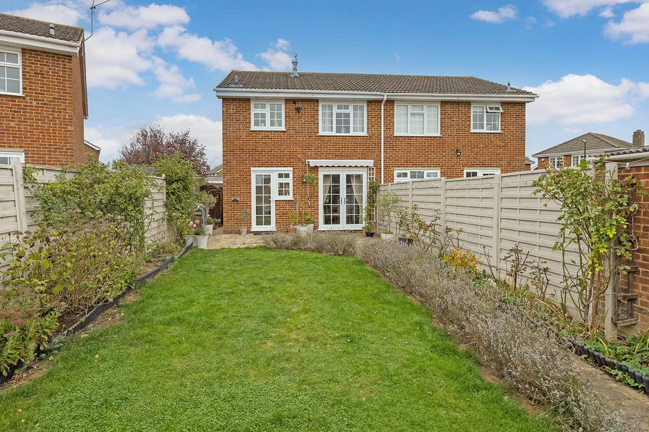 Brompton Drive, Cranbrook Drive, Maidenhead, Berkshire, photo 2