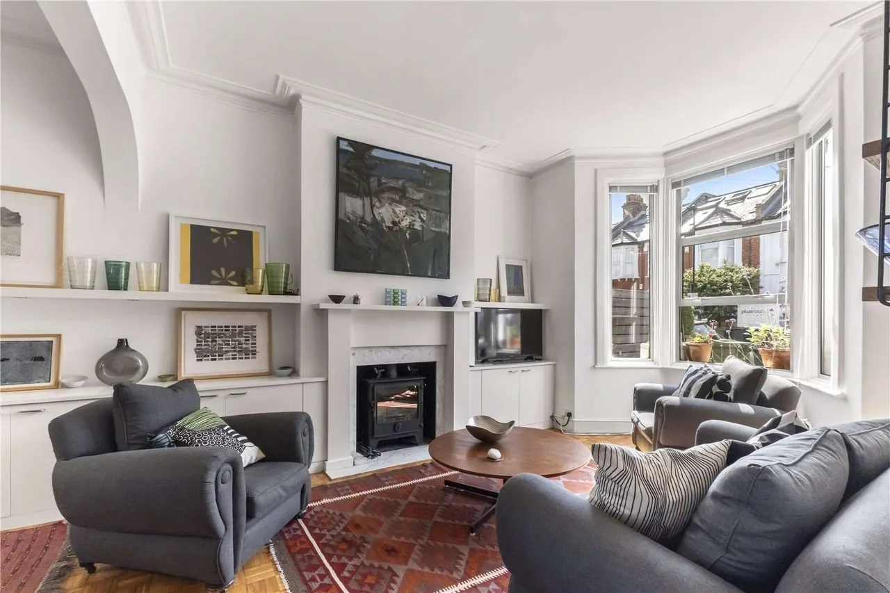 4 bed house for sale, Hydethorpe Road, London, SW12