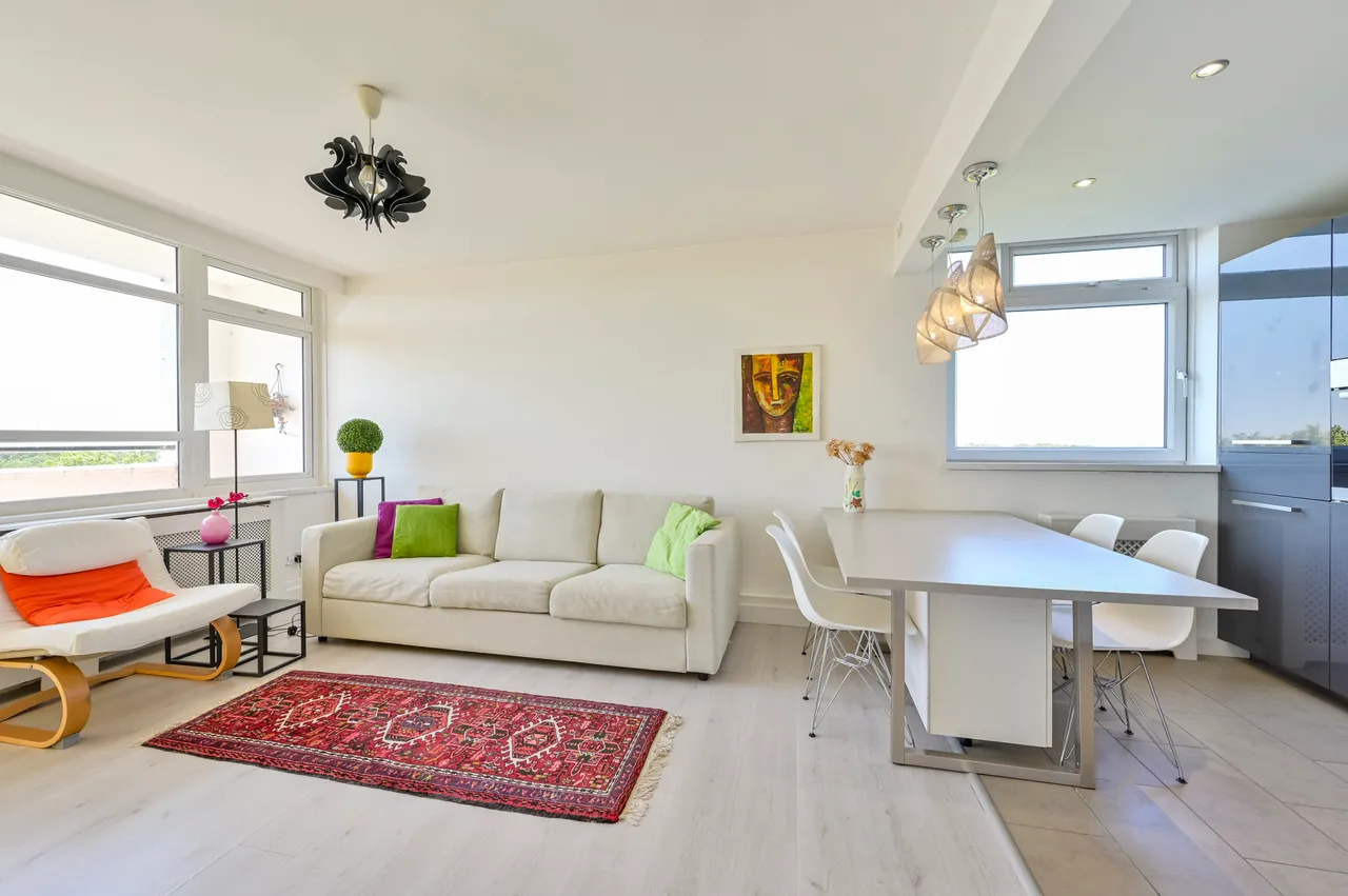 42 Bisley House, Wimbledon Park Side, London, photo 3