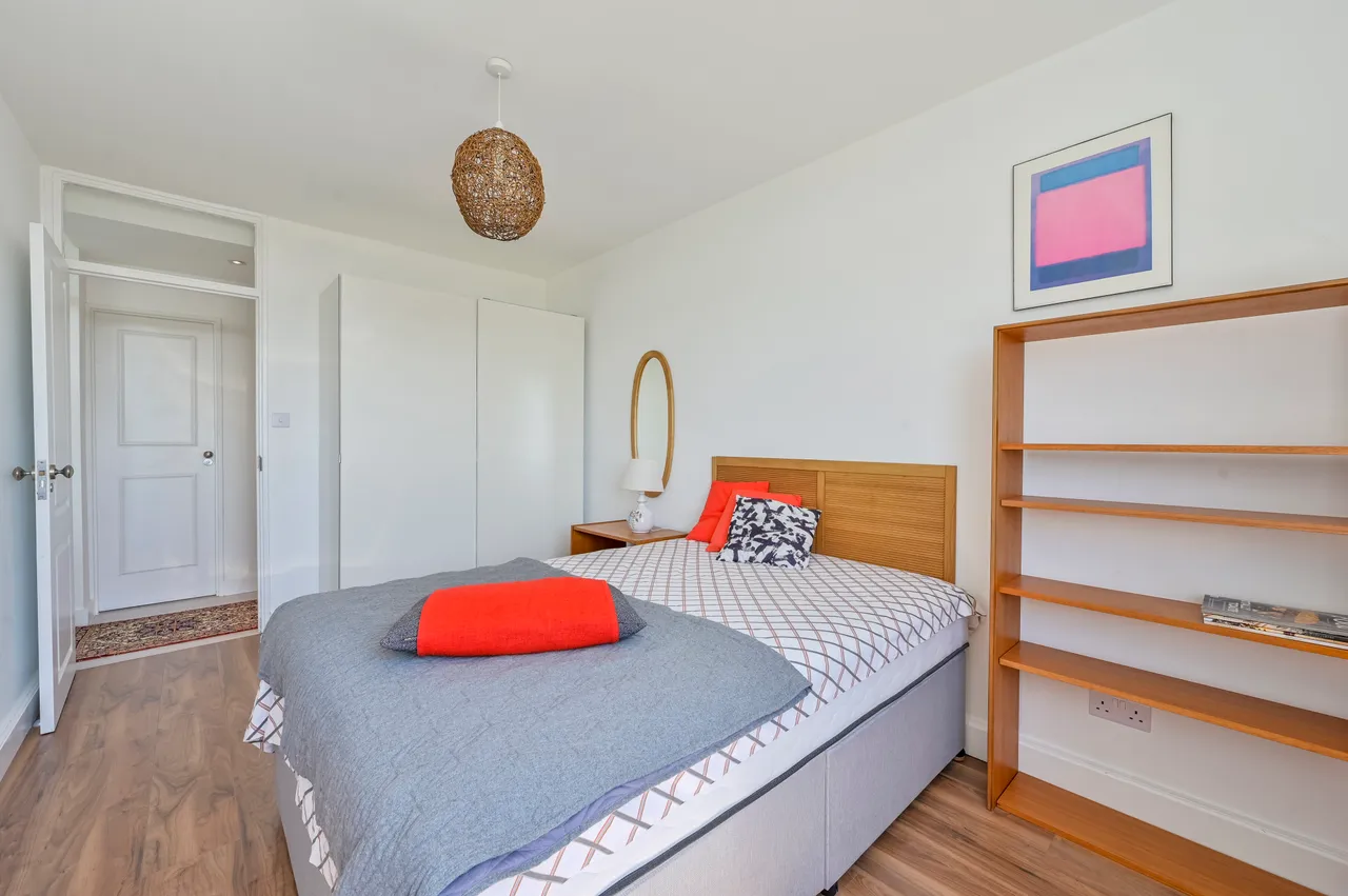 42 Bisley House, Wimbledon Park Side, London, photo 6