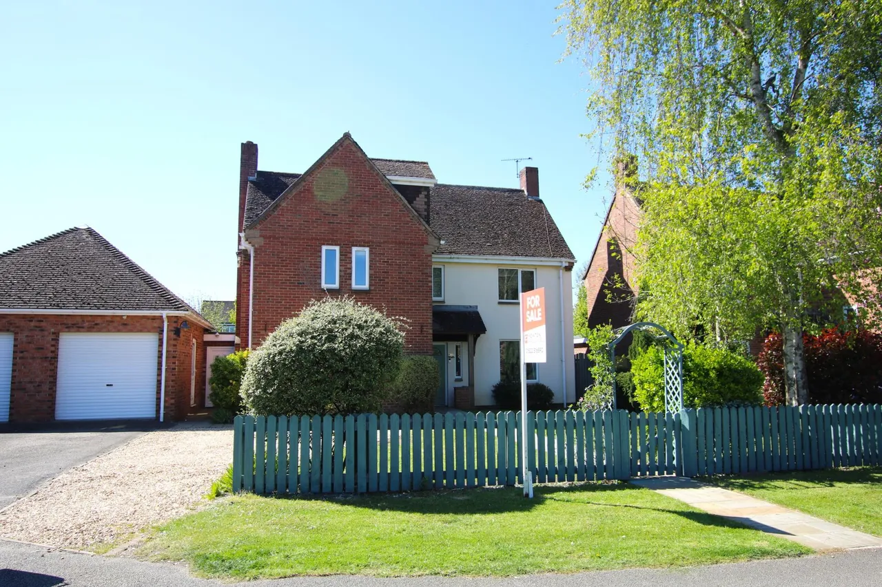 4 bed house for sale, Satterley Close, Witham St Hughs, LN6