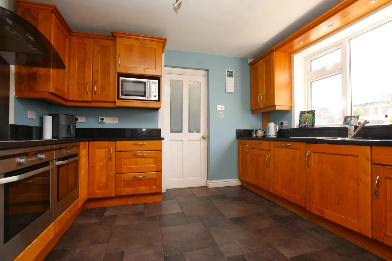 Satterley Close, Witham St Hughs, LN6, photo 4