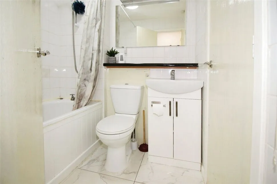 Shepperton Close, Chatham, ME5, photo 2