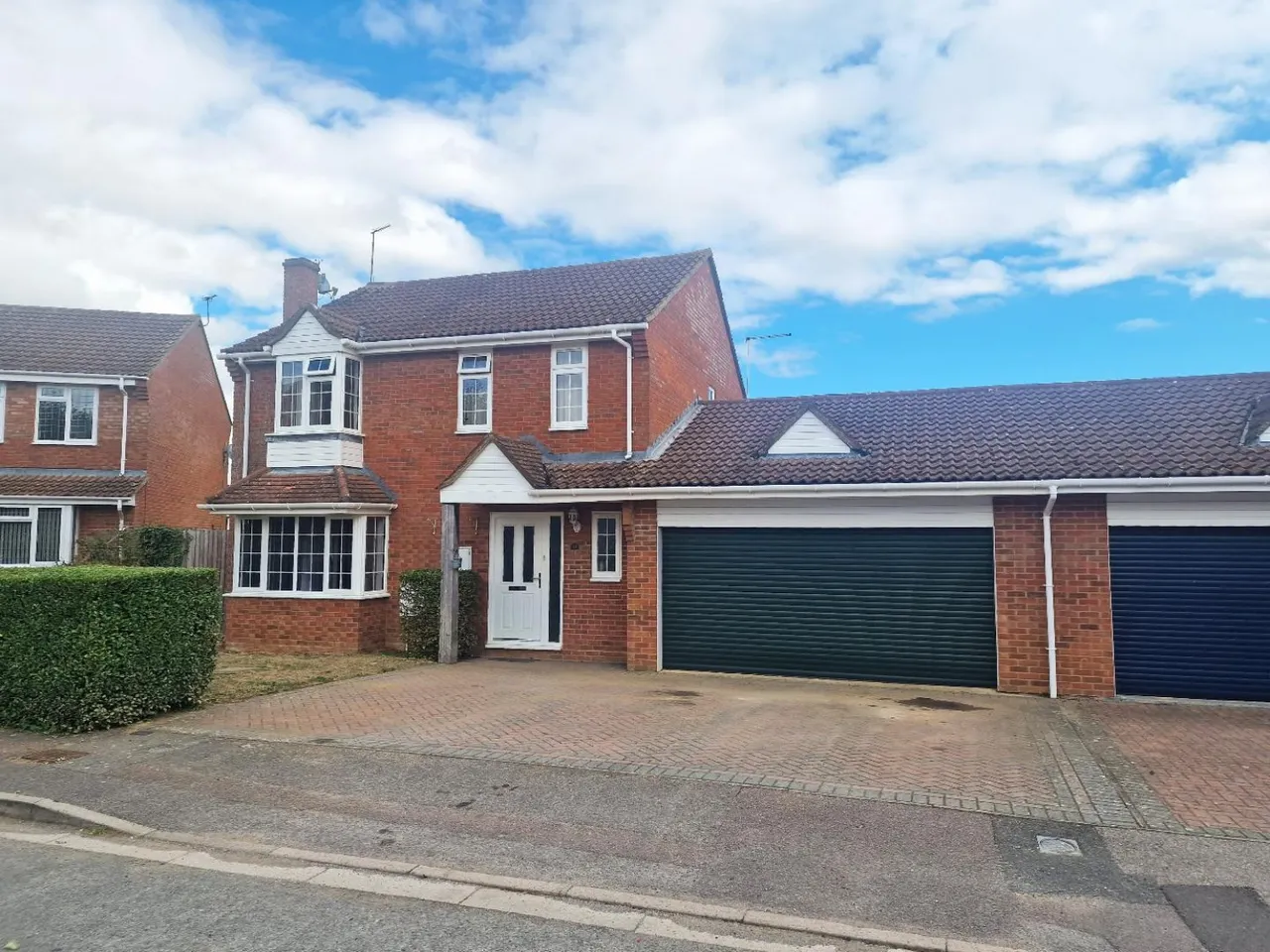 3 bed house for sale, Waveney Close, Bicester, OX26