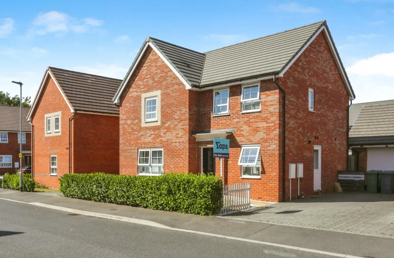 4 bed house for sale, Bloomfield Road, Felixstowe, IP11