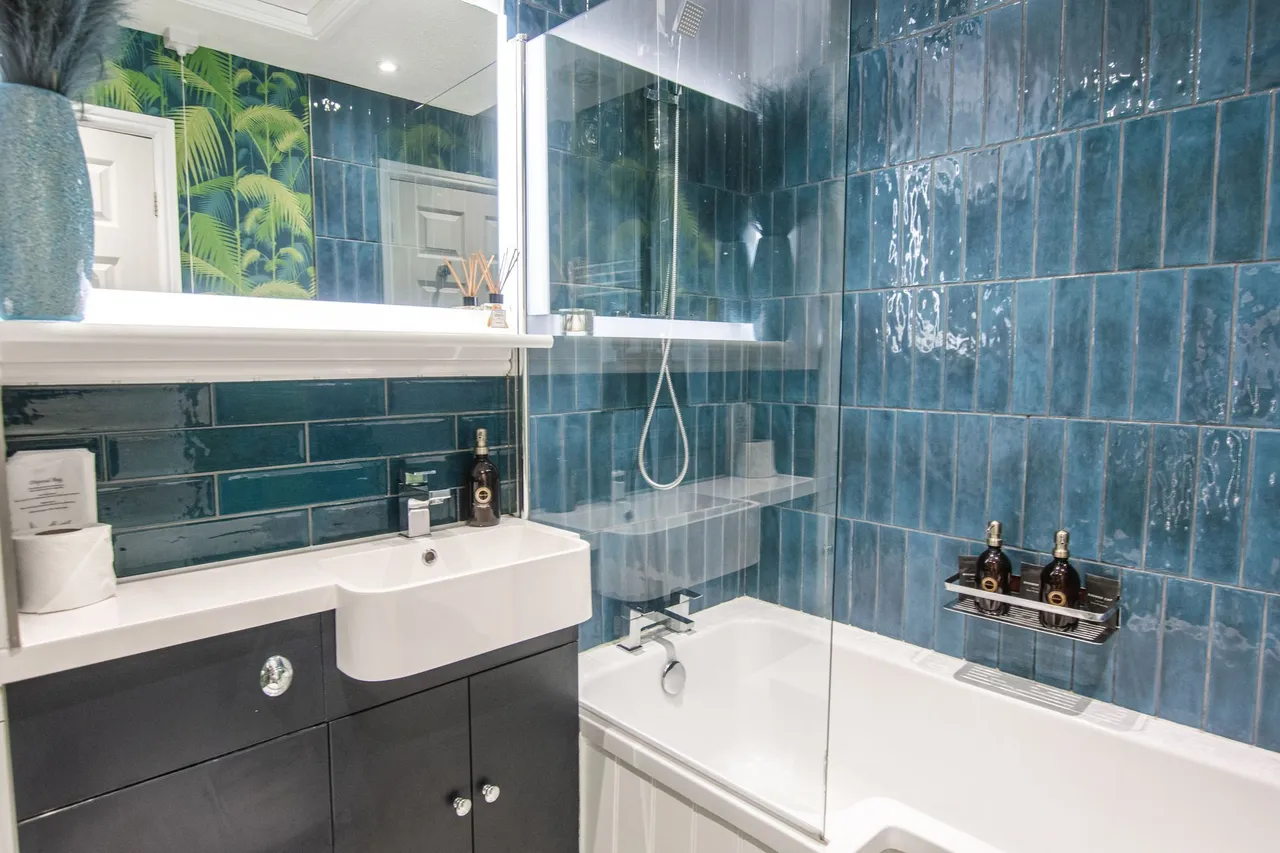 Modern Apartment with Private Balcony, photo 7