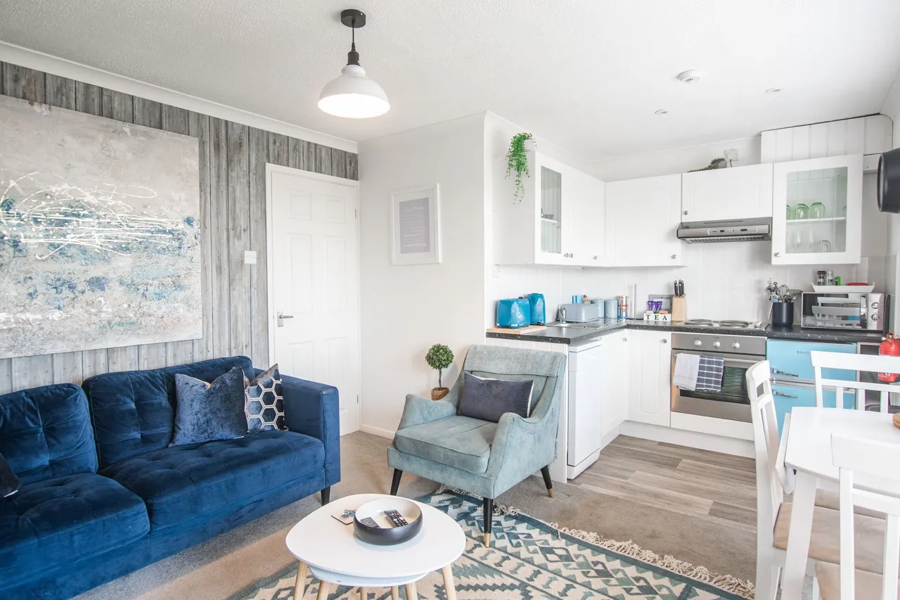 Modern Apartment with Private Balcony, photo 5
