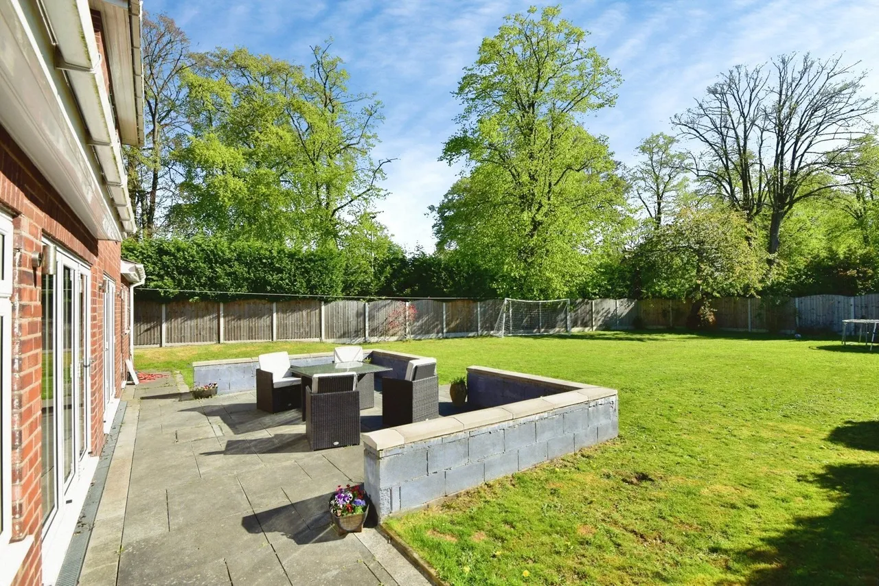 Hassall Road, Alsager, ST7, photo 24