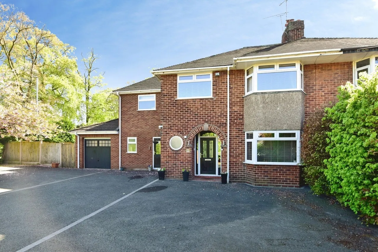 4 bed house for sale, Hassall Road, Alsager, ST7