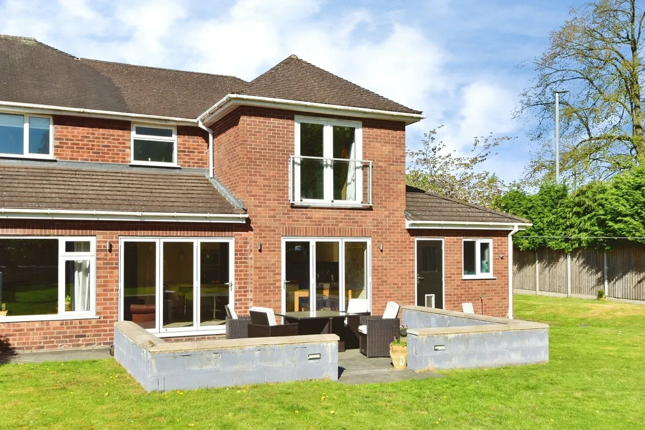 Hassall Road, Alsager, ST7, photo 29