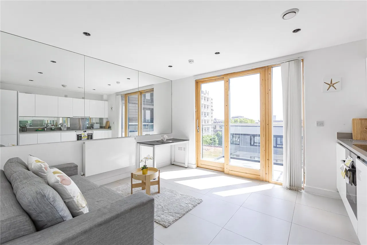 flat to rent, Cobblestone Square, London, E1W