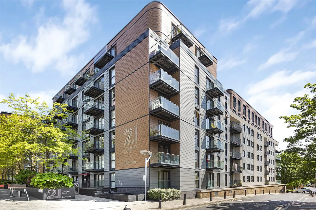 Cobblestone Square, London, E1W, photo 12