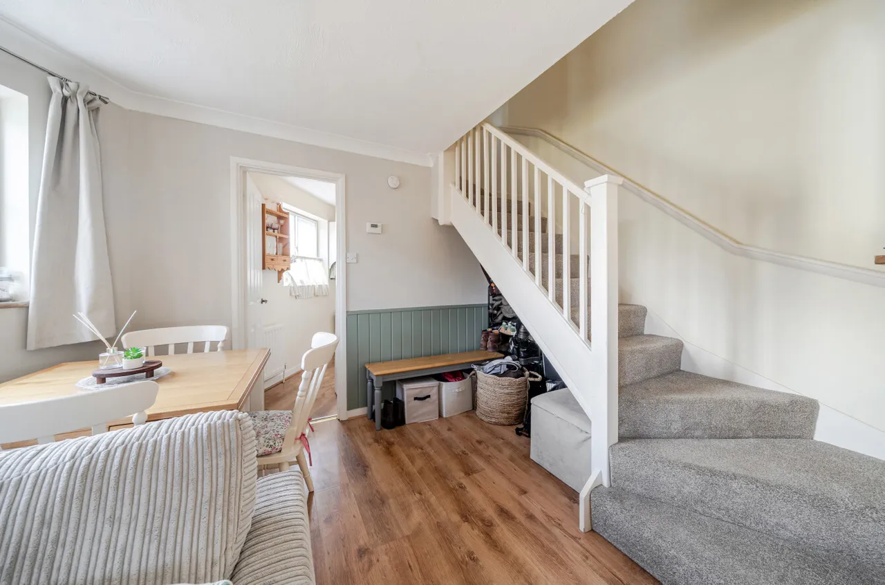 Raven Square, Alton, GU34, photo 3