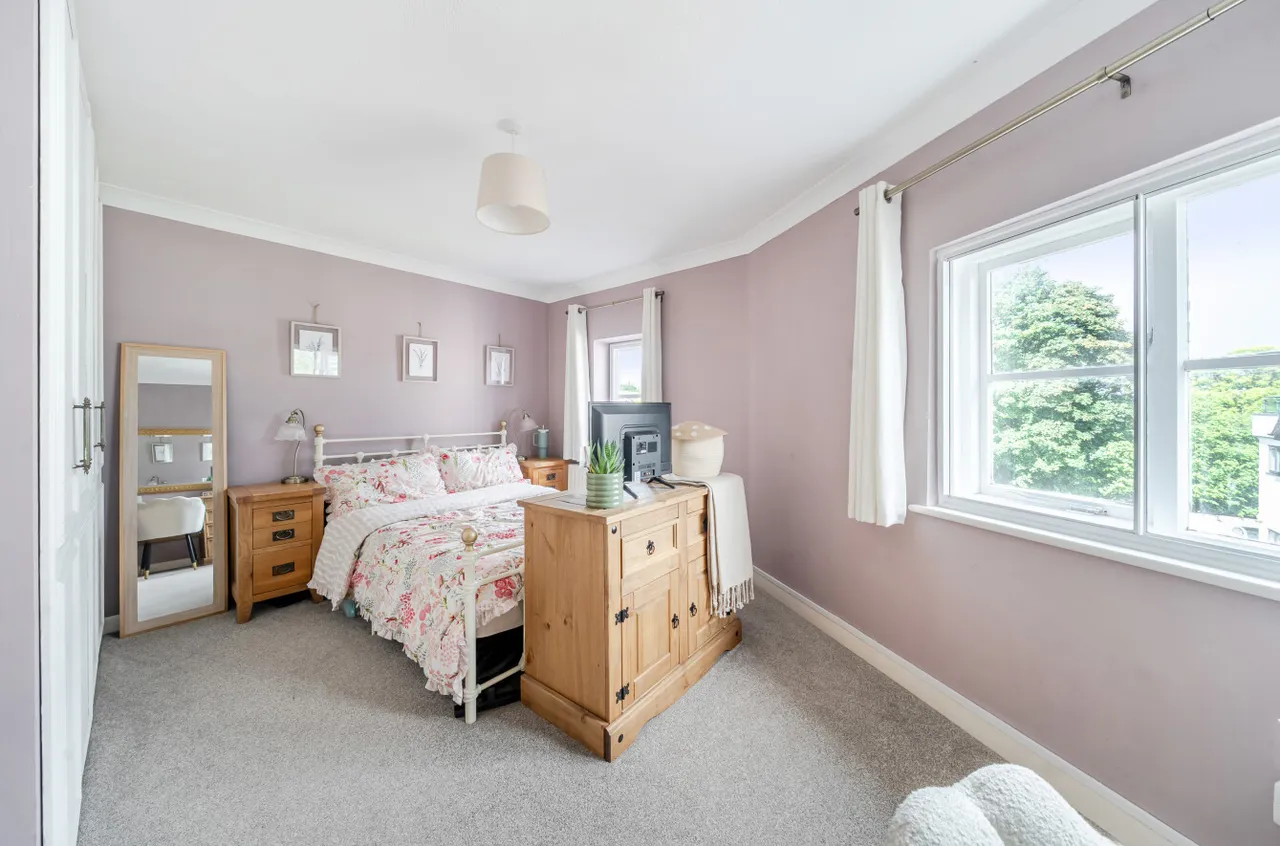 Raven Square, Alton, GU34, photo 5