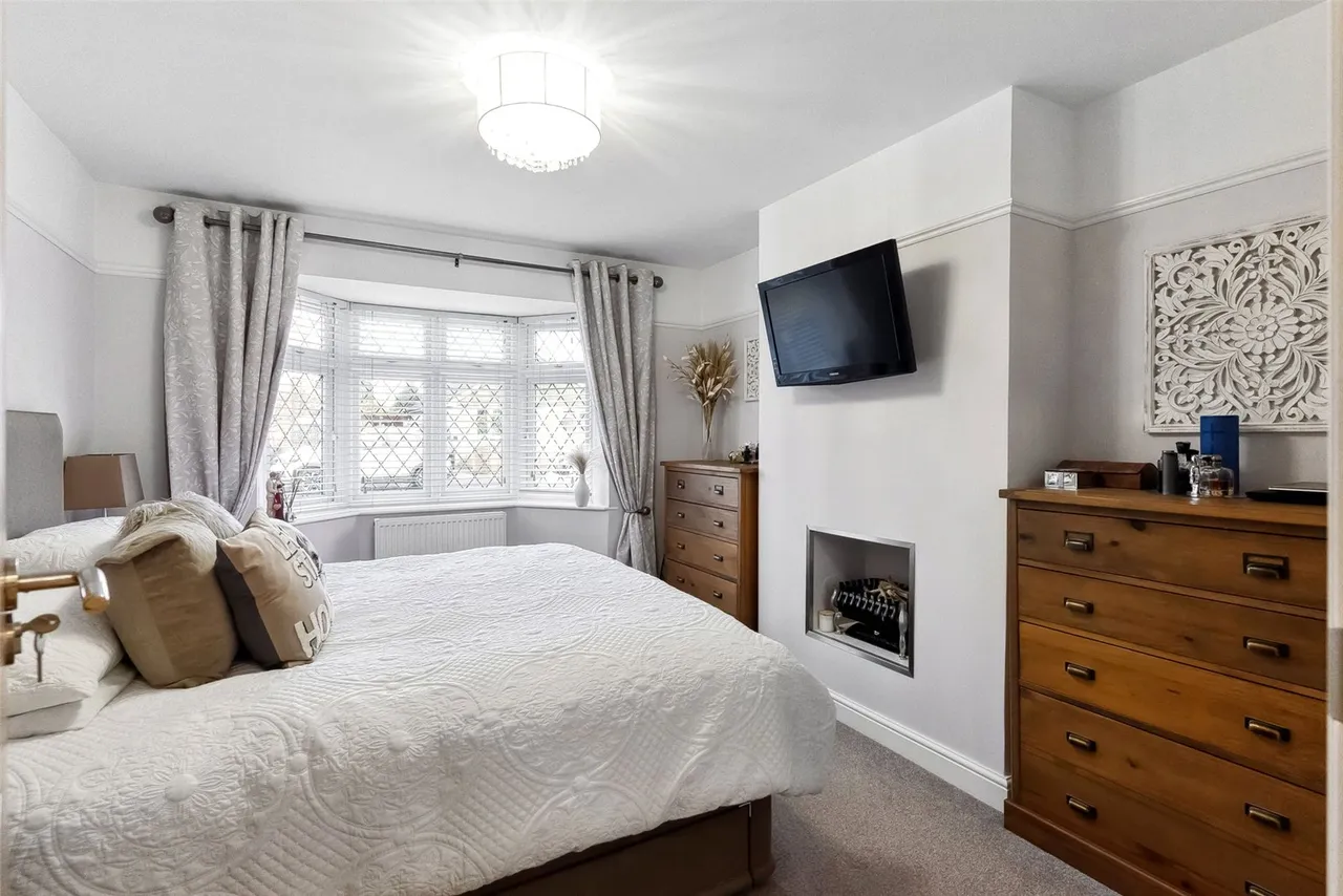 Kings Avenue, Sunbury-On-Thames, TW16 7QE, photo 8