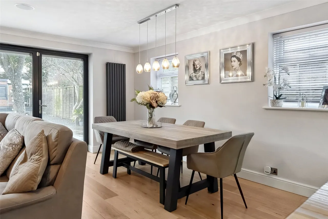 Kings Avenue, Sunbury-On-Thames, TW16 7QE, photo 5