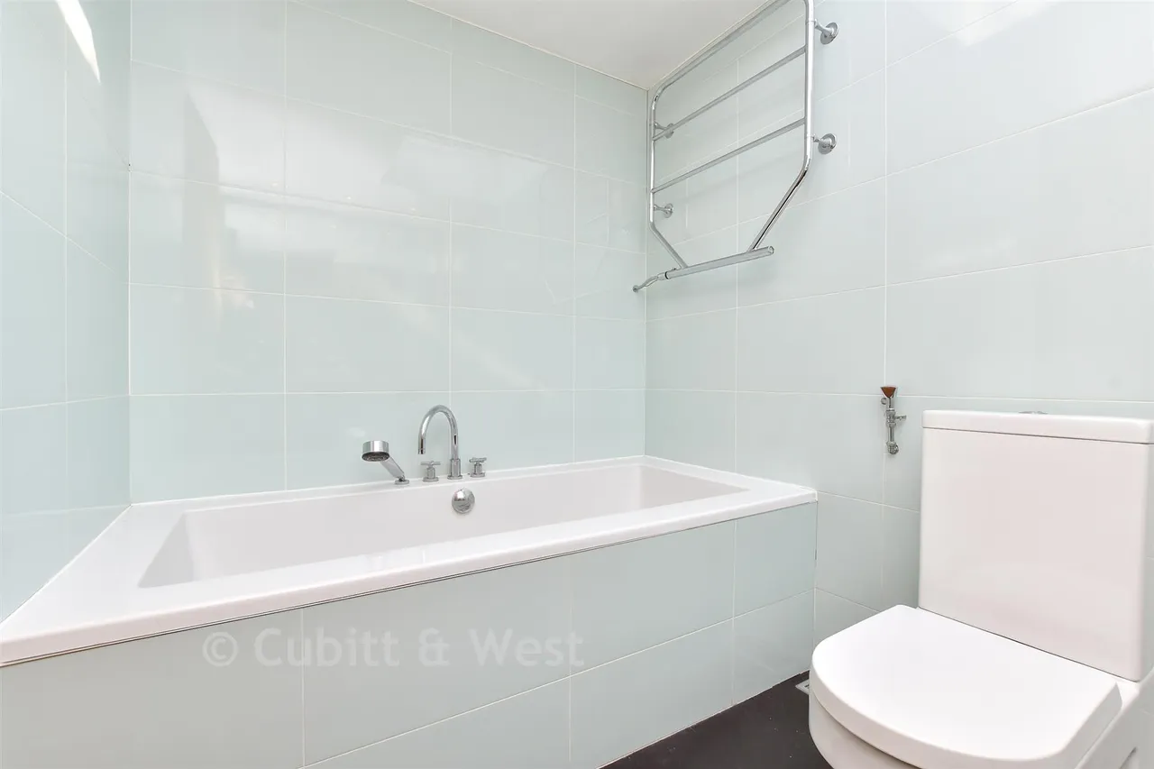 Epsom Road, Ashtead, KT21, photo 16