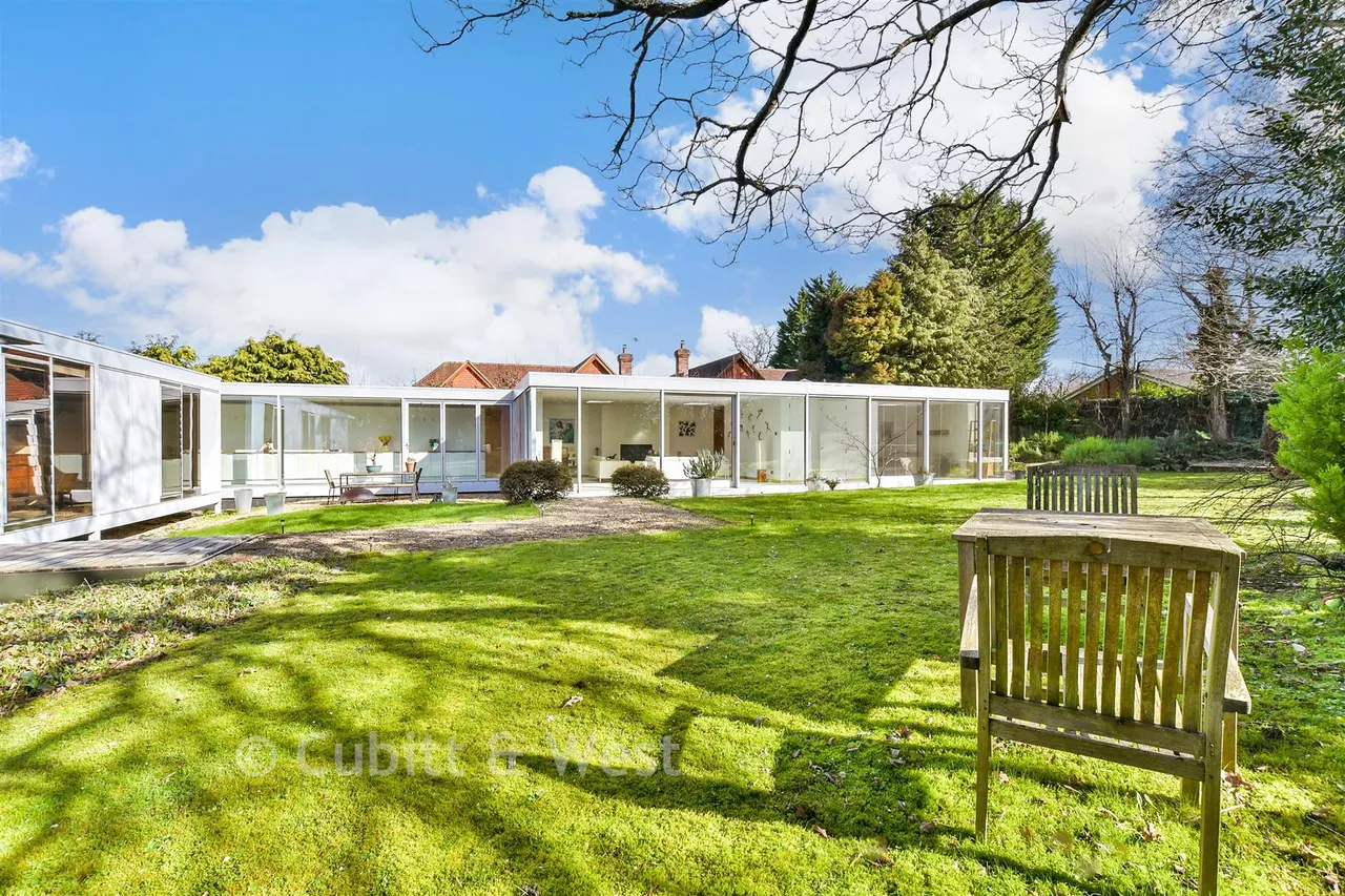 Epsom Road, Ashtead, KT21, photo 2