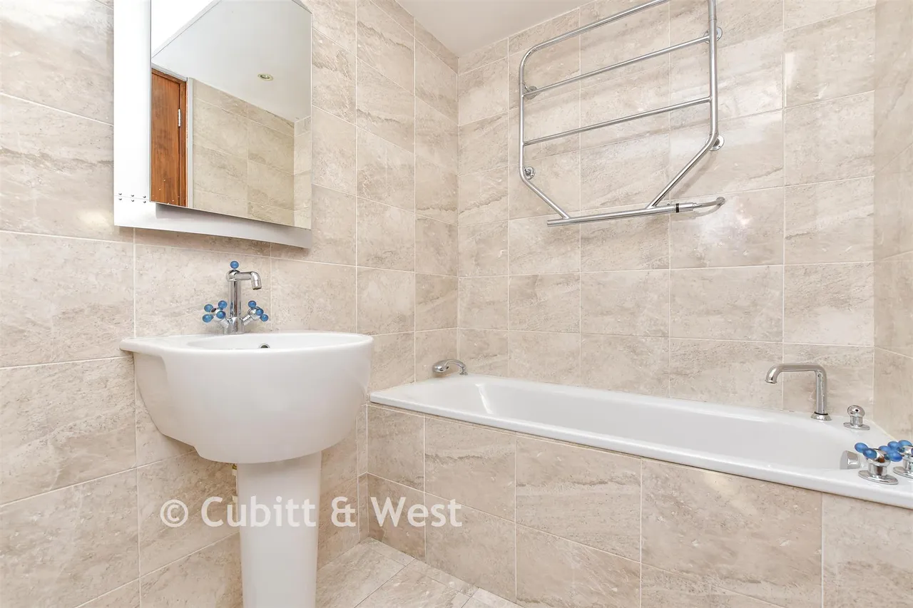 Epsom Road, Ashtead, KT21, photo 12