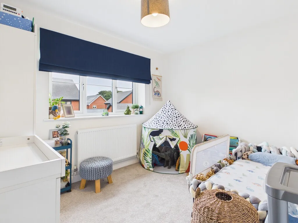 Halifax Close, Higher Heath, photo 12