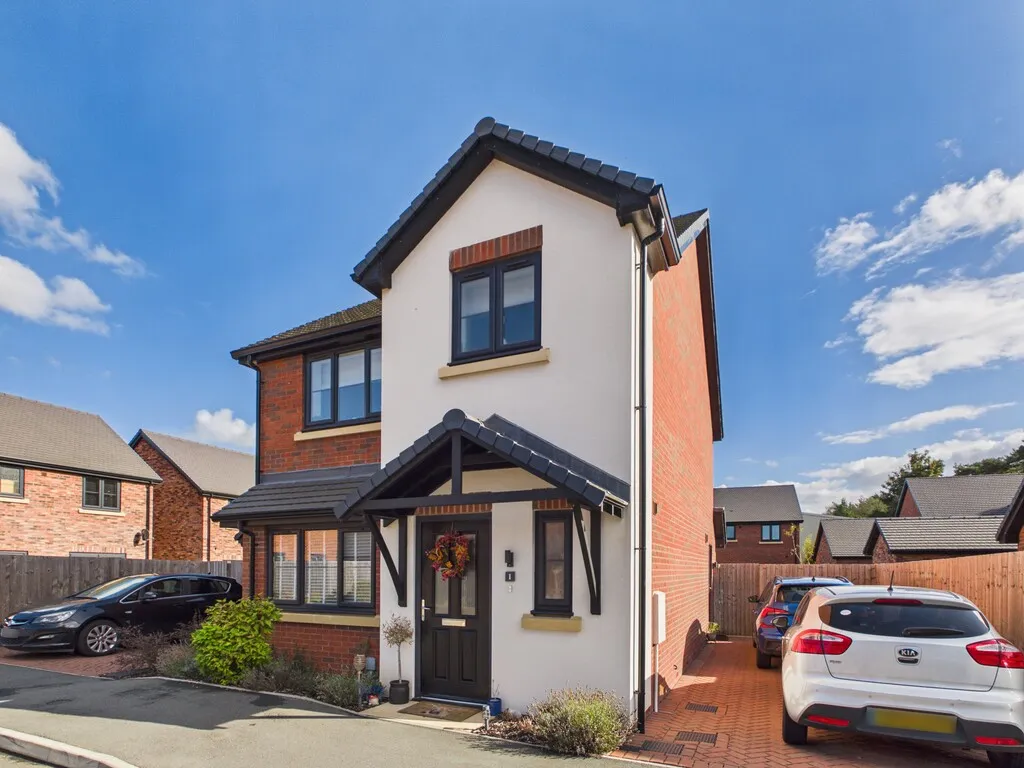 3 bed house for sale, Halifax Close, Higher Heath