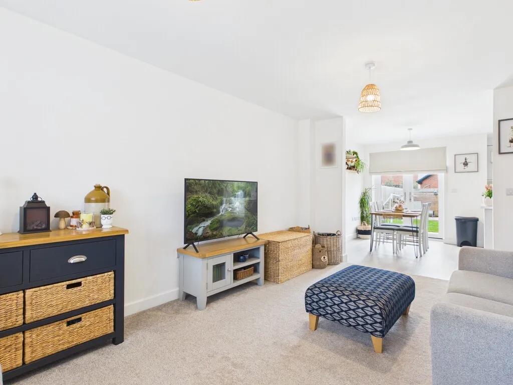 Halifax Close, Higher Heath, photo 5