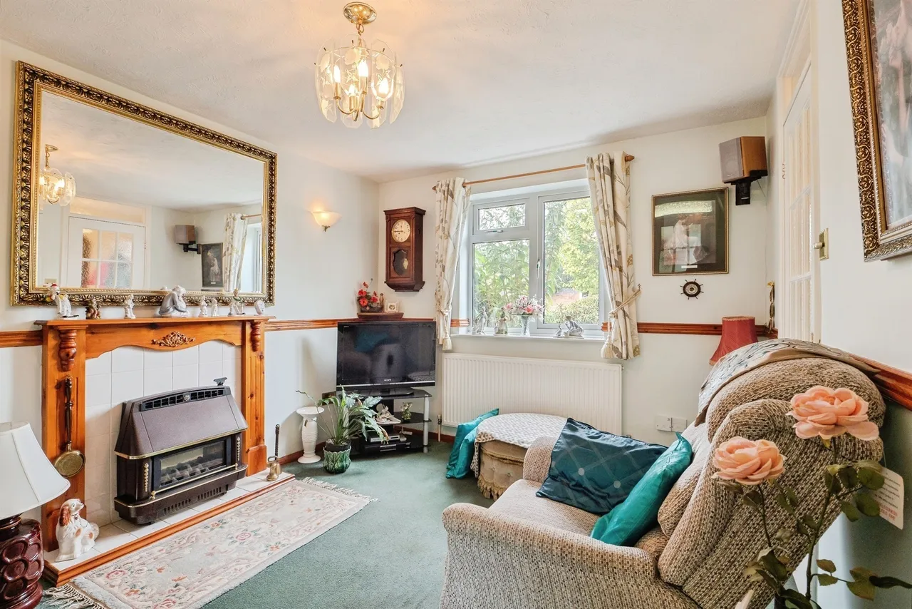 Porlock Close, Shepshed, LE12, photo 5