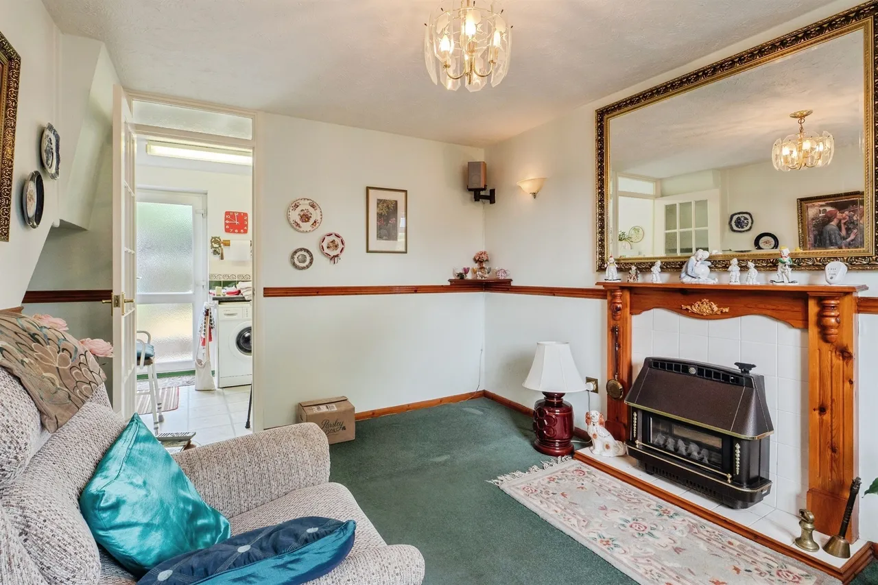 Porlock Close, Shepshed, LE12, photo 3