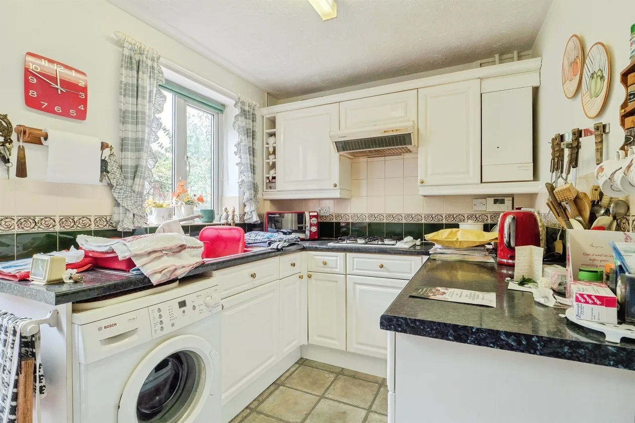 Porlock Close, Shepshed, LE12, photo 2