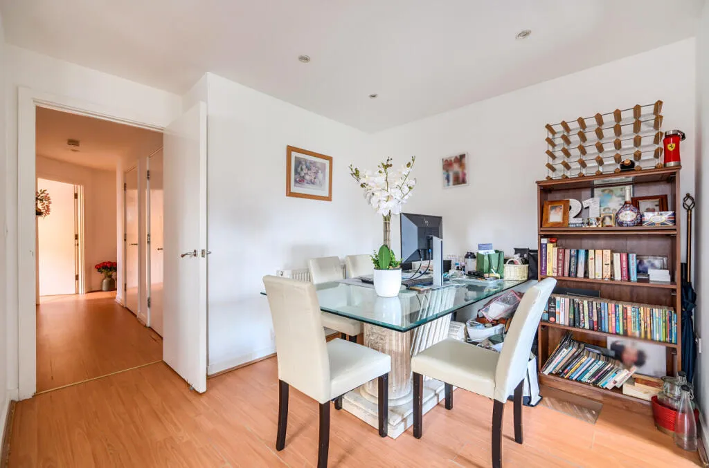 Stretton Court, Wey Road, Weybridge, Surrey, KT13, photo 5