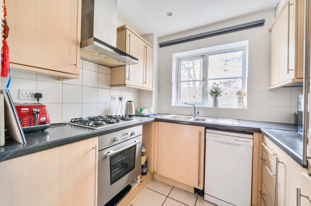Stretton Court, Wey Road, Weybridge, Surrey, KT13, photo 7