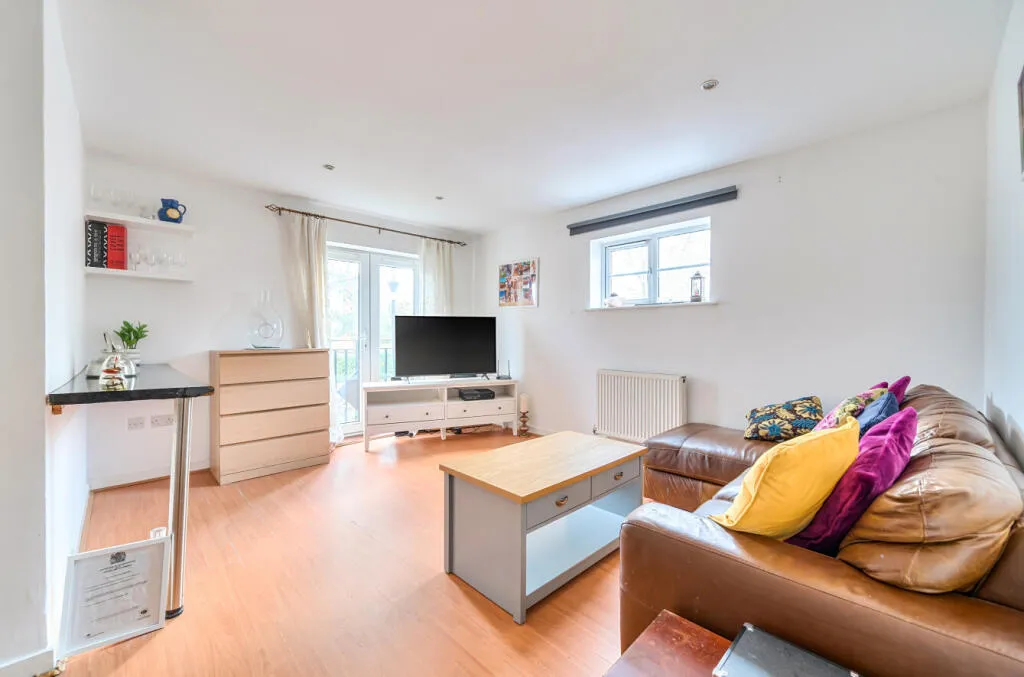 Stretton Court, Wey Road, Weybridge, Surrey, KT13, photo 3
