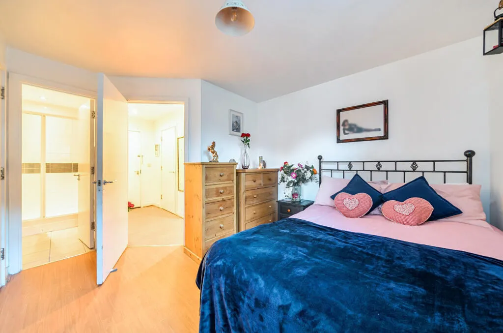 Stretton Court, Wey Road, Weybridge, Surrey, KT13, photo 11