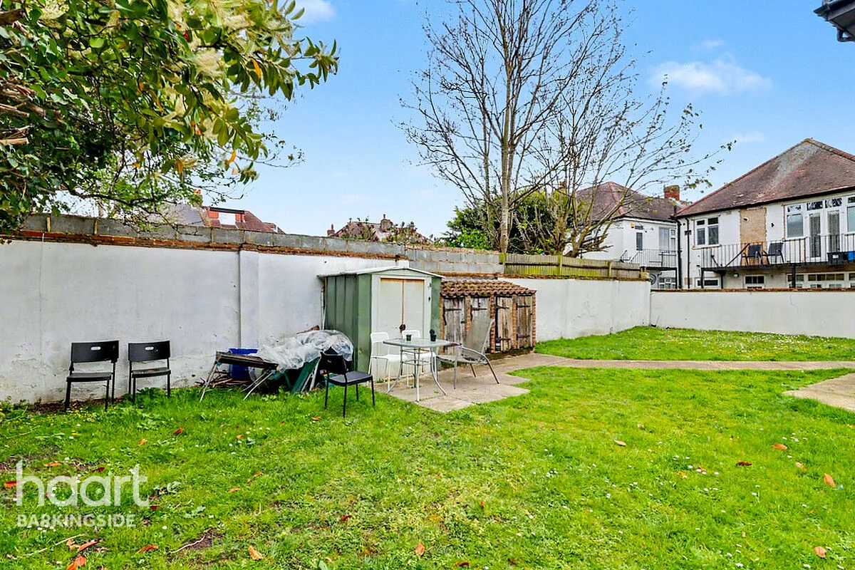 Veronique Gardens, Barkingside, IG6, photo 7