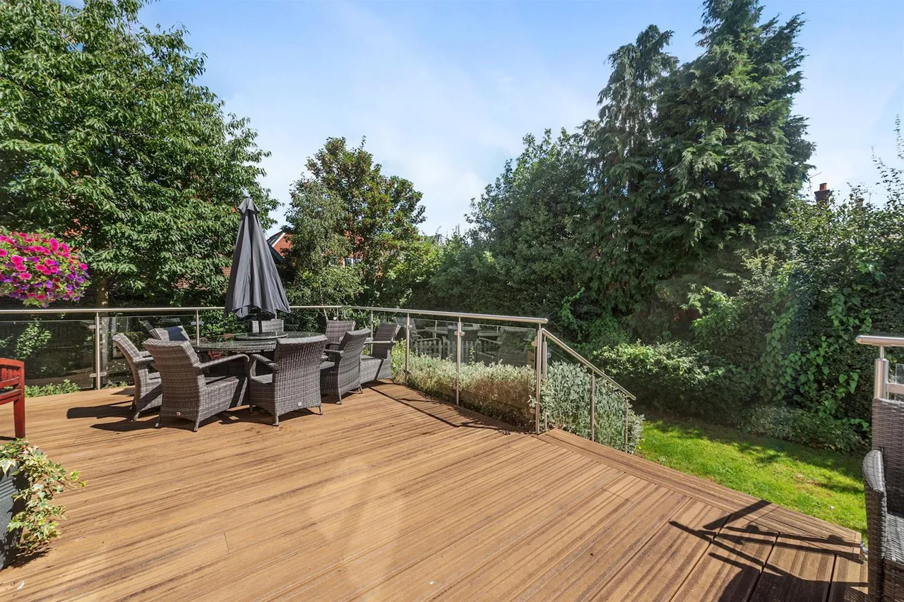 Abbotsmead Place, Caversham, RG4, photo 2