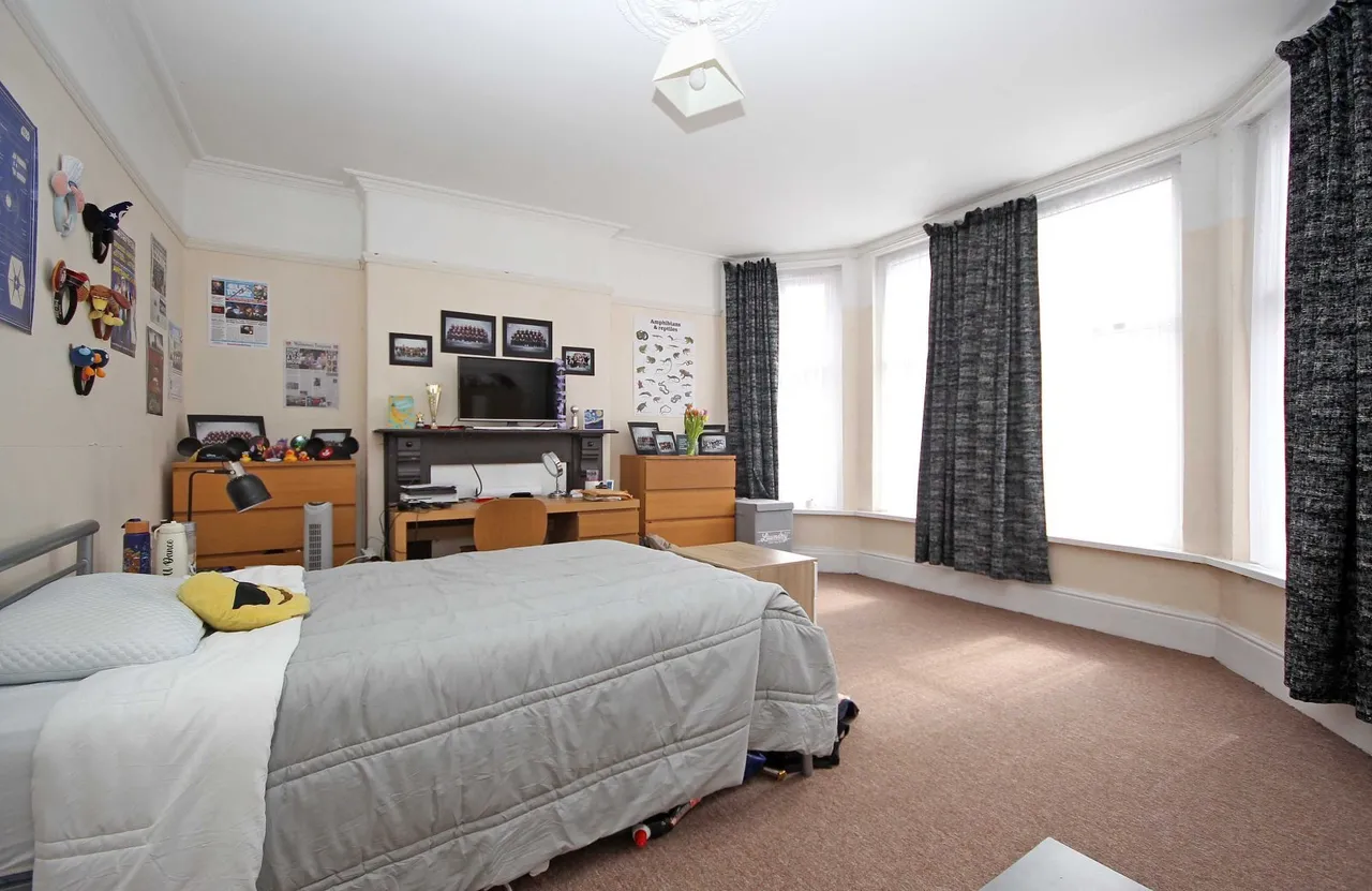 Farrar Road, Bangor, LL57, photo 8