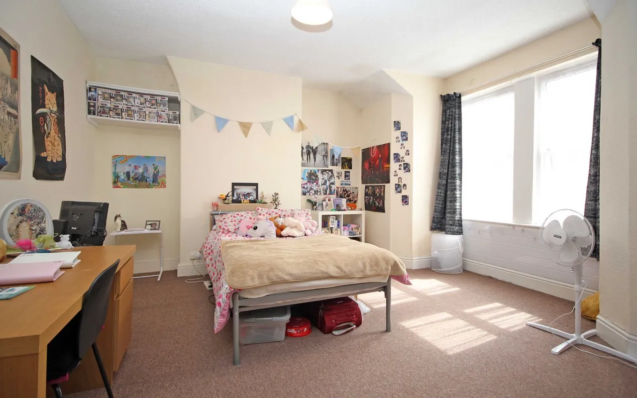 Farrar Road, Bangor, LL57, photo 7