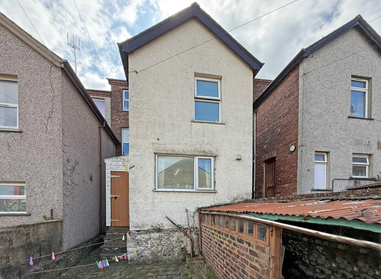 Farrar Road, Bangor, LL57, photo 14