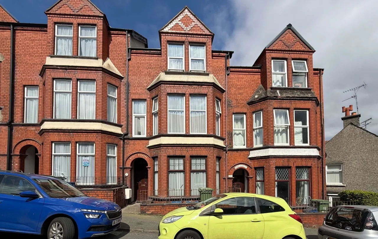 Farrar Road, Bangor, LL57, photo 13